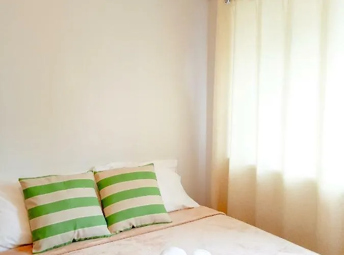 Forbes Area Bgc Taguig Apartment *
